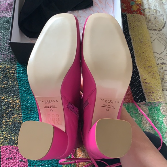 Gorgeous Daniella Shevel BellaDonna boot. - Picture 2 of 4
